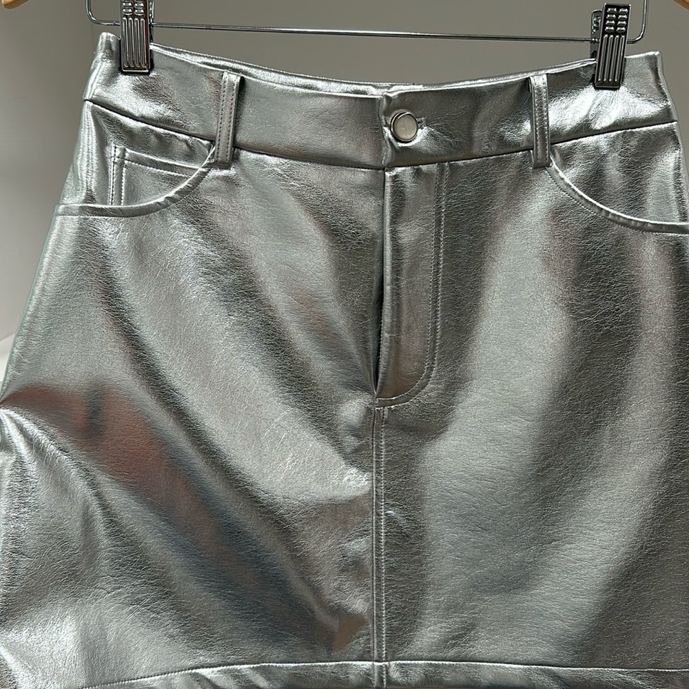 7 for All  Mankind skirt. Size: M. Never worn.